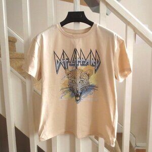 Def Leppard Ivory Cream Cotton Graphic Band Tee T-Shirt with Blue Leopard Print